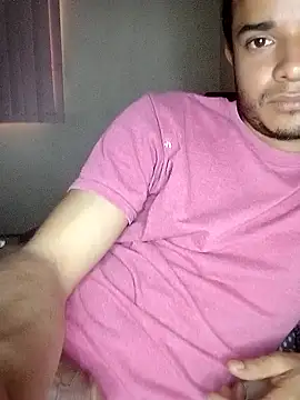 LuisLatinboyy online show from 04-18-26, 08:42