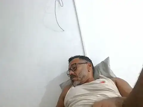 Snapshot of paizao1977brazil chatting on 04-11-26, 02:32 paizao1977brazil online show from 04-11-26, 02:32