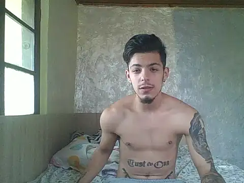 Snapshot of robertmrn112 chatting on 05-19-26, 10:54 robertmrn112 online show from 05-19-26, 10:54