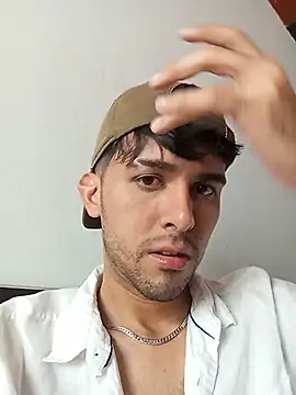 Snapshot of RodrigoColby2 chatting on 05-15-26, 05:42 RodrigoColby2 online show from 05-15-26, 05:42