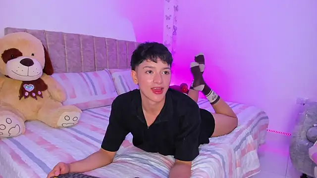 Snapshot of SaNti_ll chatting on 04-07-26, 02:56 SaNti ll online show from 04-07-26, 02:56