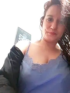 Snapshot of Maggie38 chatting on 04-17-26, 01:14 Maggie38 online show from 04-17-26, 01:14
