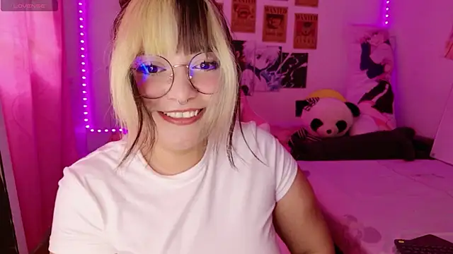 Snapshot of ZoeyDoll_ chatting on 05-04-26, 08:38 ZoeyDoll online show from 05-04-26, 08:38