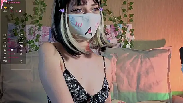 LunaNyanmi online show from 06-08-26, 02:06