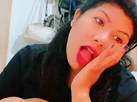 Snapshot of MojaditPussy chatting on 05-08-26, 12:32 MojaditPussy online show from 05-08-26, 12:32