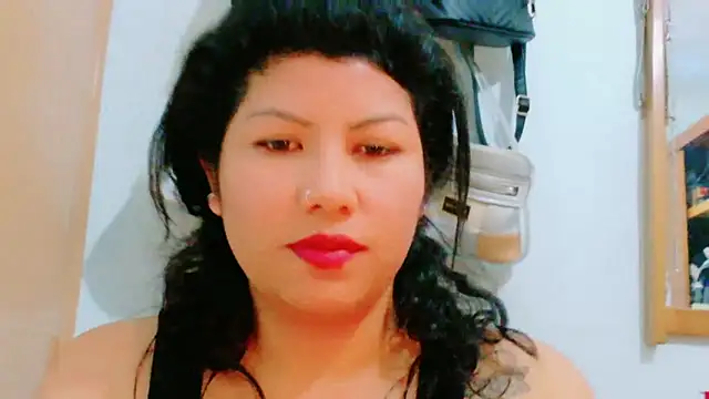 Snapshot of MojaditPussy chatting on 05-17-26, 02:24 MojaditPussy online show from 05-17-26, 02:24