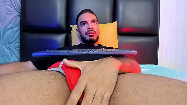 Snapshot of hairy_jordan chatting on 04-11-26, 03:55 hairy jordan online show from 04-11-26, 03:55