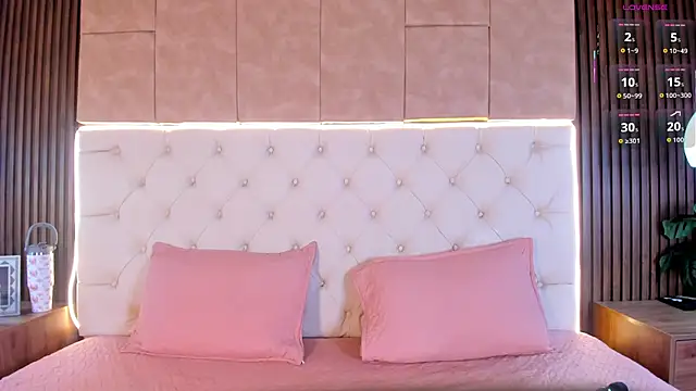 Amelia Rossetti online show from 07-10-26, 11:46