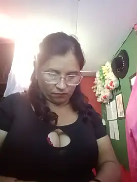 Snapshot of Pato-Andrea26 chatting on 05-06-26, 02:33 Pato-Andrea26 online show from 05-06-26, 02:33