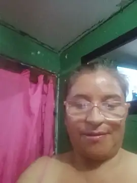 Snapshot of Pato-Andrea26 chatting on 06-06-26, 02:11 Pato-Andrea26 online show from 06-06-26, 02:11