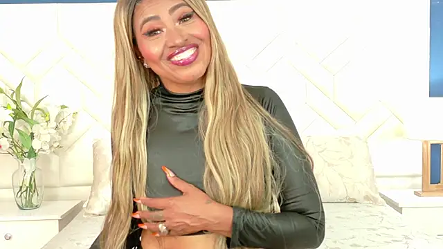 Snapshot of Kiara_Parker_ chatting on 04-24-26, 08:44 Kiara Parker online show from 04-24-26, 08:44