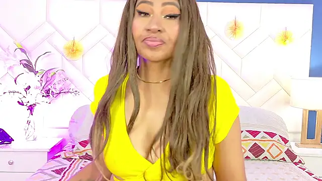 Snapshot of Kiara_Parker_ chatting on 06-27-26, 02:44 Kiara Parker online show from 06-27-26, 02:44