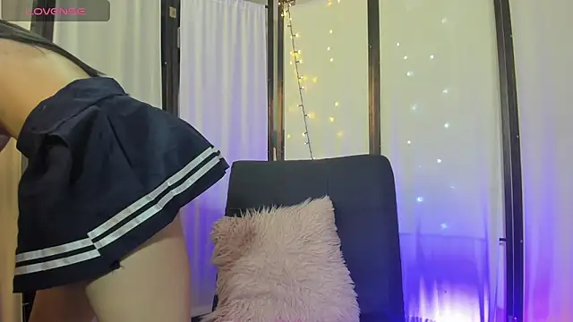 JadeMills2 online show from 04-12-26, 07:52