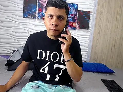Snapshot of romeojupi chatting on 04-17-26, 01:41 romeojupi online show from 04-17-26, 01:41
