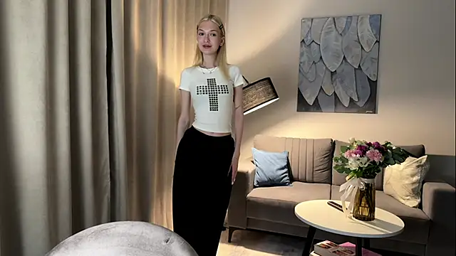EvelineMolima online show from 04-26-26, 07:55