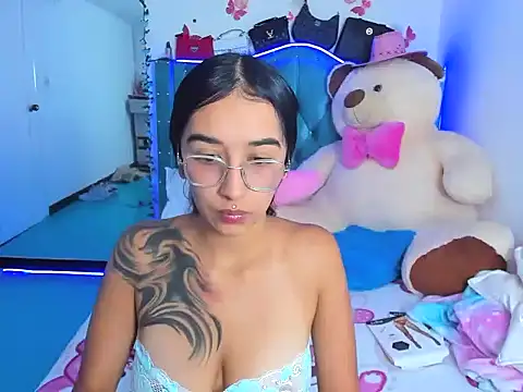 Snapshot of valery_taylor_1 chatting on 04-11-26, 05:56 valery taylor 1 online show from 04-11-26, 05:56