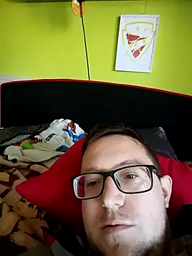 Snapshot of zsolt1910 chatting on 05-03-26, 12:22 zsolt1910 online show from 05-03-26, 12:22