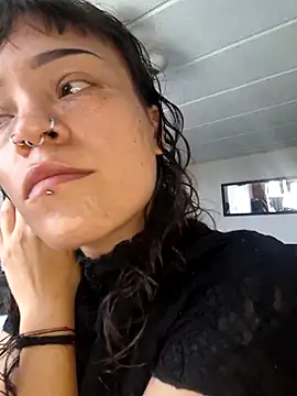 seijaku  online show from 04-21-26, 02:45