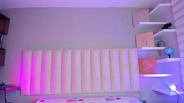 Snapshot of Cherry_bom1 chatting on 04-07-26, 04:13 Cherry bom1 online show from 04-07-26, 04:13