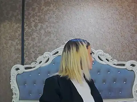 Ivy Quin online show from 04-23-26, 04:03