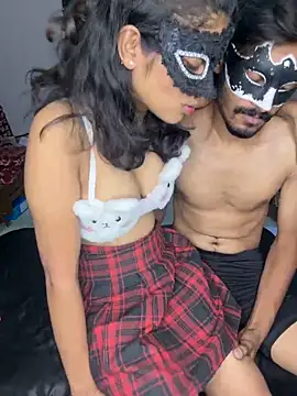 Love Birds00 online show from 05-18-26, 08:09