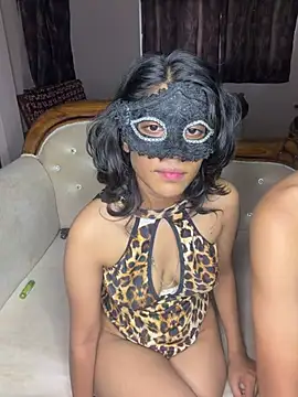 Love Birds00 online show from 06-17-26, 08:28