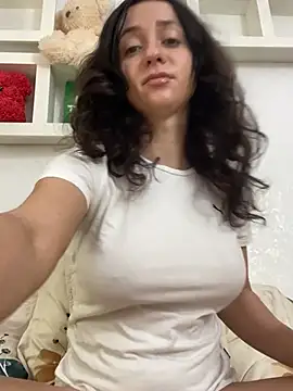 Snapshot of KarolDolly05 chatting on 06-14-26, 10:50 KarolDolly05 online show from 06-14-26, 10:50