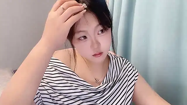 Snapshot of Lilababy00 chatting on 04-25-26, 02:58 Lilababy00 online show from 04-25-26, 02:58