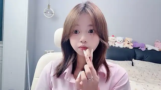 Lilababy00 online show from 06-07-26, 12:09