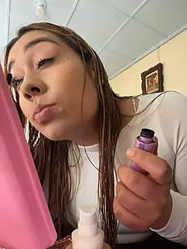  BellaSmith  online show from 04-18-26, 03:05