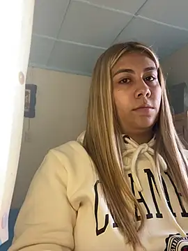Snapshot of _BellaSmith_ chatting on 07-23-26, 03:54 BellaSmith online show from 07-23-26, 03:54