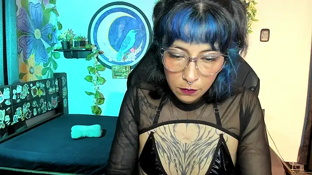 Snapshot of _Tabitha_ chatting on 07-31-26, 11:37 Tabitha online show from 07-31-26, 11:37