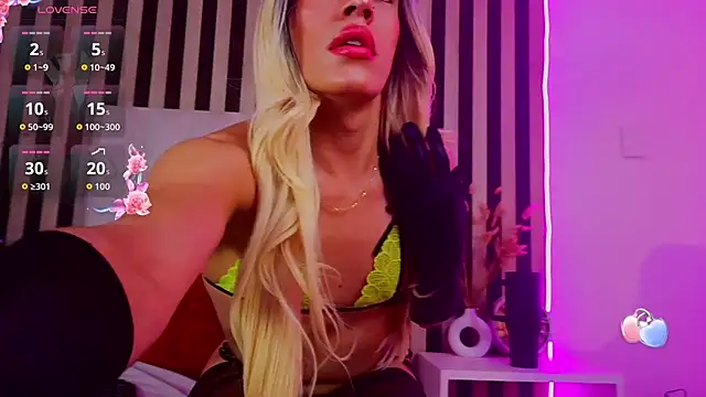 Snapshot of Sasha_TitanX chatting on 04-11-26, 10:14 Sasha TitanX online show from 04-11-26, 10:14