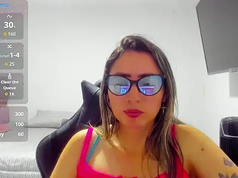 BellaTxM  online show from 04-13-26, 01:00