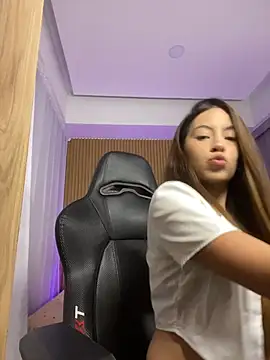 Ambar Zaf online show from 05-21-26, 01:12