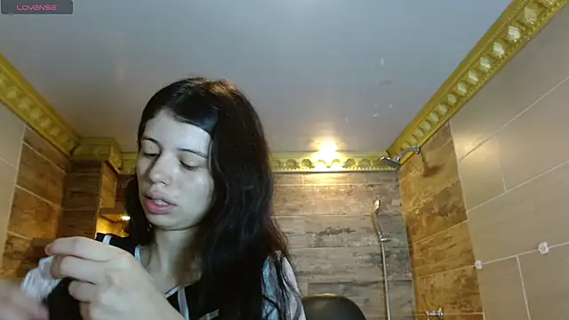 Snapshot of Sophie_Copers chatting on 04-21-26, 02:45 Sophie Copers online show from 04-21-26, 02:45