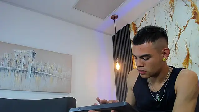 Snapshot of RomeoBoselli__ chatting on 05-14-26, 08:26 RomeoBoselli online show from 05-14-26, 08:26