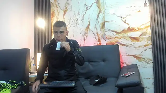Snapshot of RomeoBoselli__ chatting on 05-15-26, 11:23 RomeoBoselli online show from 05-15-26, 11:23