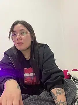 cherryxxox online show from 04-30-26, 03:57