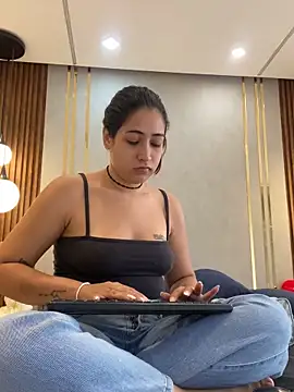 Hana-Parker online show from 05-10-26, 02:00