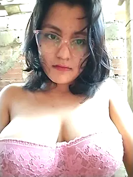Snapshot of sienna_elara chatting on 04-23-26, 10:58 sienna elara online show from 04-23-26, 10:58