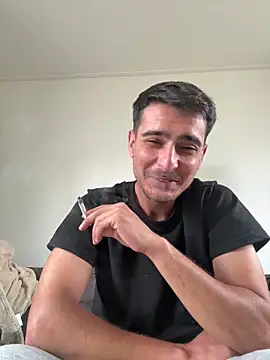 Snapshot of Serttssikici chatting on 06-14-26, 04:20 Serttssikici online show from 06-14-26, 04:20