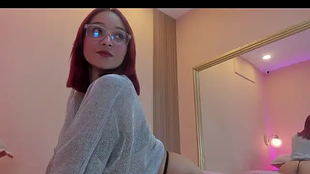 MiaFoxxx5 online show from 04-11-26, 07:07