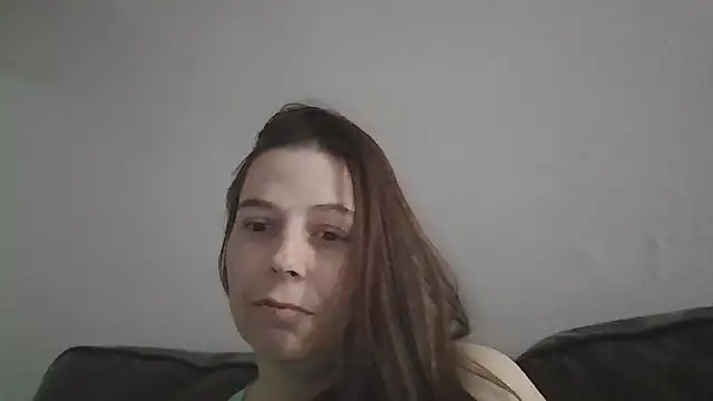 Snapshot of lily1982 chatting on 06-29-26, 02:40 lily1982 online show from 06-29-26, 02:40