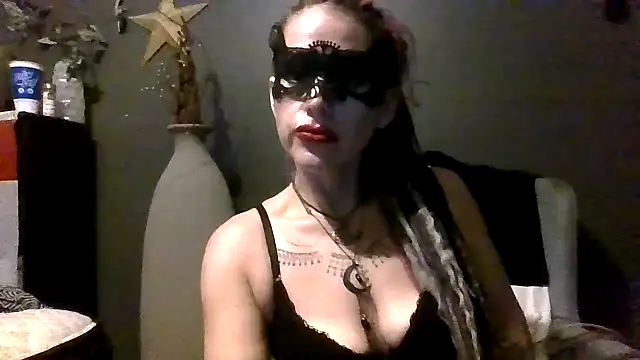 Snapshot of MistressSolena chatting on 08-09-26, 02:35 MistressSolena online show from 08-09-26, 02:35