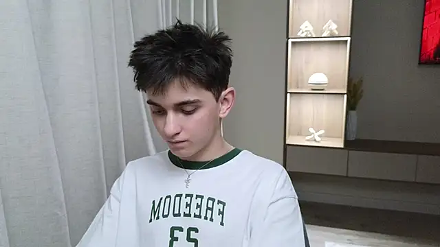 Snapshot of alexander_18_xxl chatting on 06-28-26, 01:06 alexander 18 xxl online show from 06-28-26, 01:06
