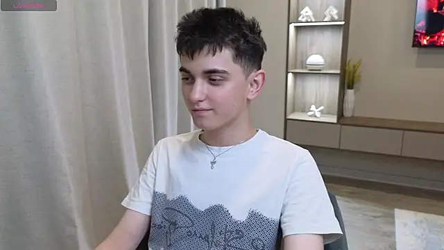 Snapshot of alexander_18_xxl chatting on 07-19-26, 10:52 alexander 18 xxl online show from 07-19-26, 10:52