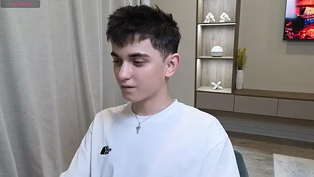 Snapshot of alexander_18_xxl chatting on 07-25-26, 12:47 alexander 18 xxl online show from 07-25-26, 12:47