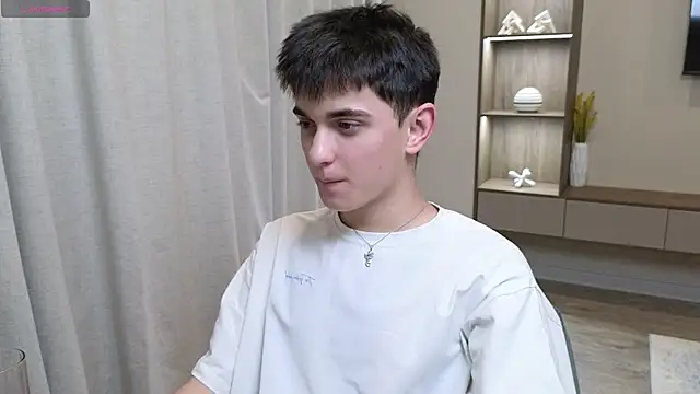 Snapshot of alexander_18_xxl chatting on 08-09-26, 09:14 alexander 18 xxl online show from 08-09-26, 09:14