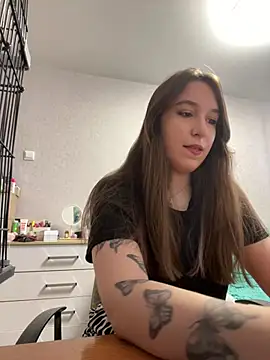 Snapshot of RiannaBrown chatting on 04-24-26, 03:20 RiannaBrown online show from 04-24-26, 03:20